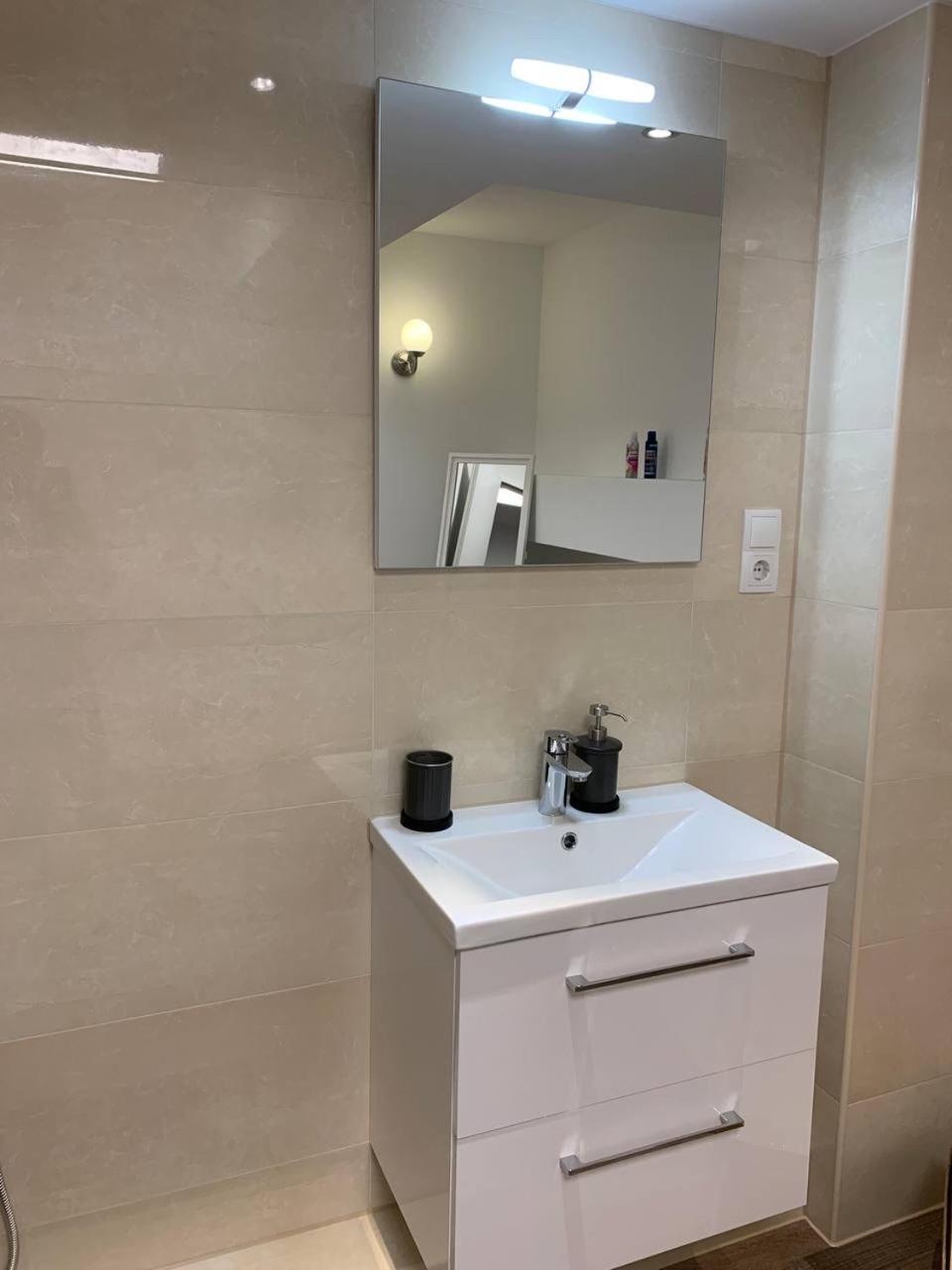 Central Private Rooms In Popular Neighborhood! 쾰른 외부 사진