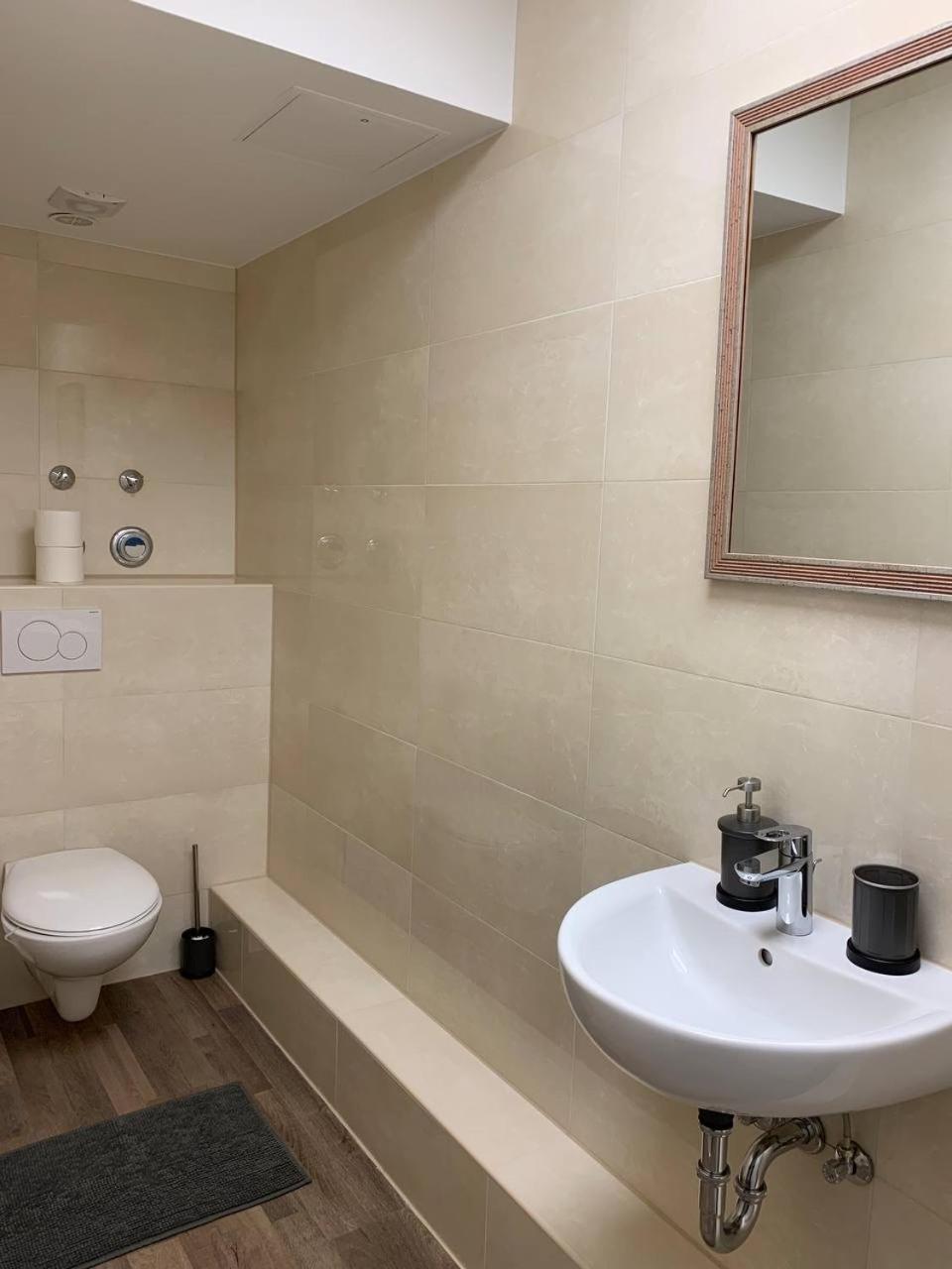 Central Private Rooms In Popular Neighborhood! 쾰른 외부 사진